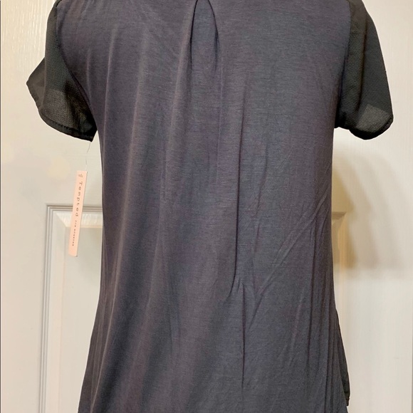 Small Zip up Gray Blouse - Picture 6 of 8